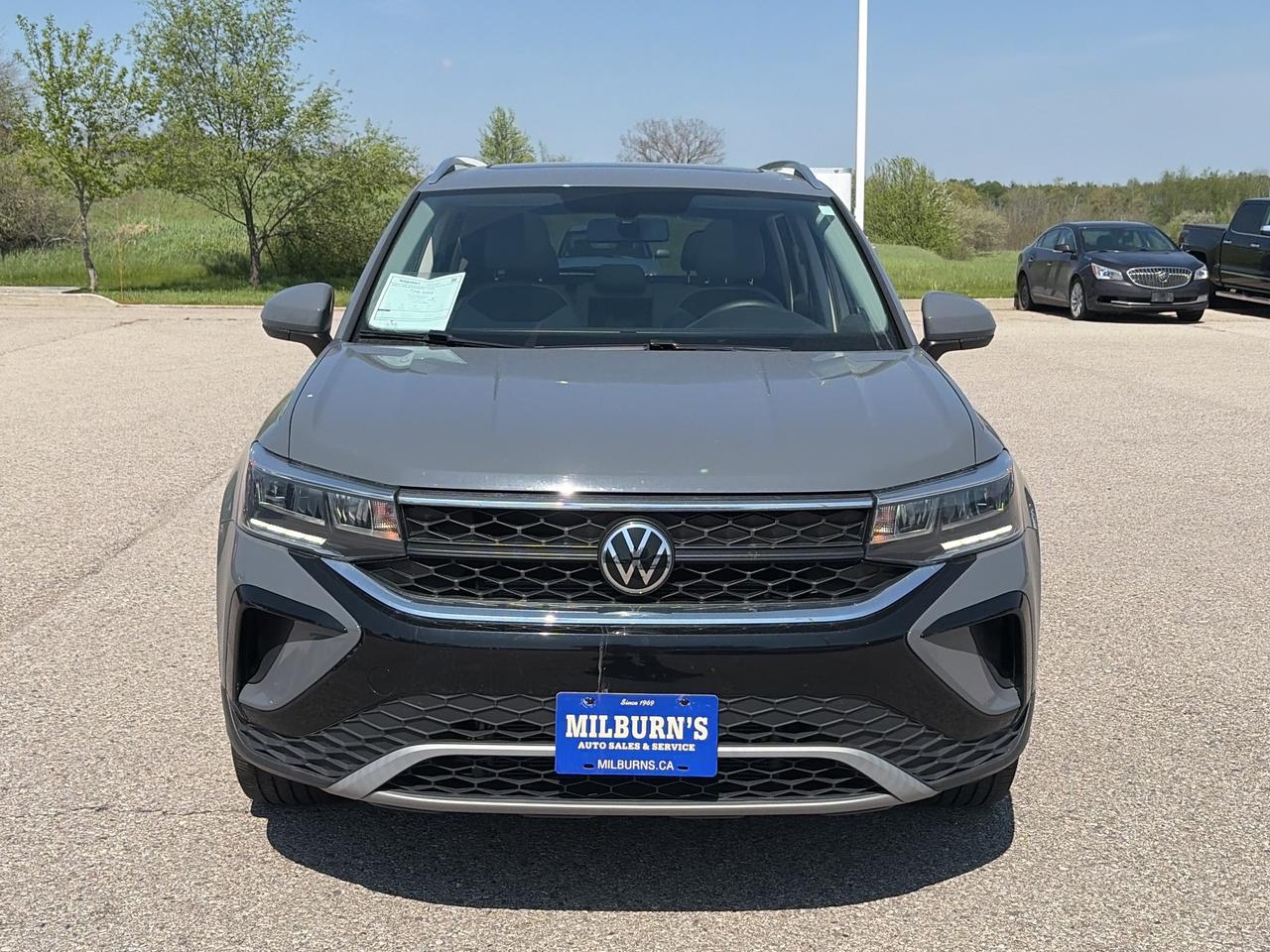2022 Volkswagen Taos Comfortline 4MOTION   Pano Roof   Heated Seats Photo