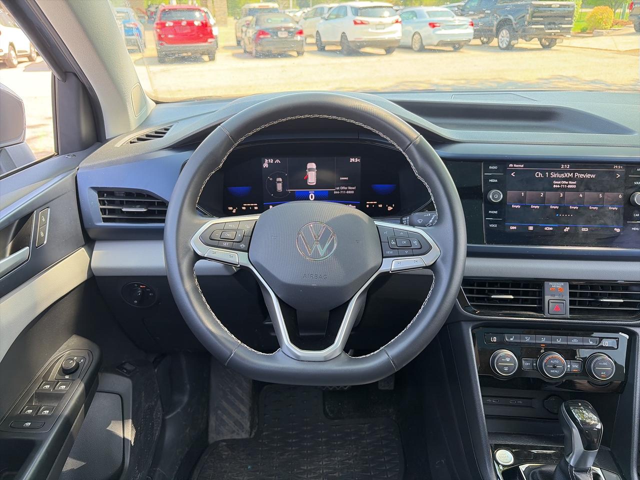 2022 Volkswagen Taos Comfortline 4MOTION   Pano Roof   Heated Seats Photo