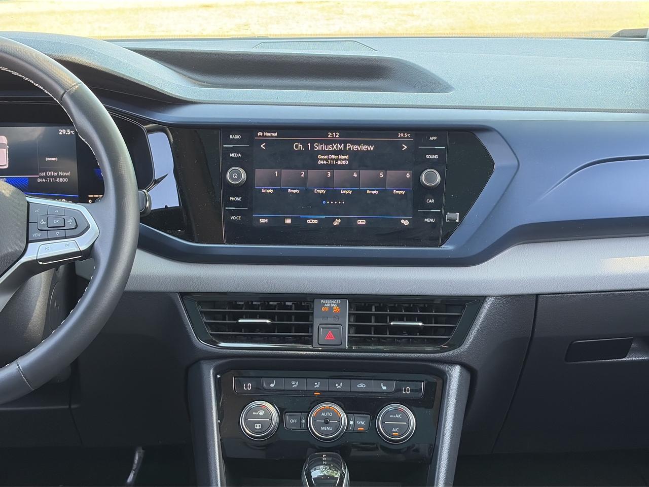 2022 Volkswagen Taos Comfortline 4MOTION   Pano Roof   Heated Seats Photo