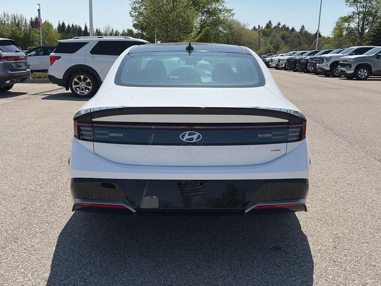 2025 Hyundai Sonata Preferred-Trend AWD  Pano Roof Heated/Cooled Seats Photo