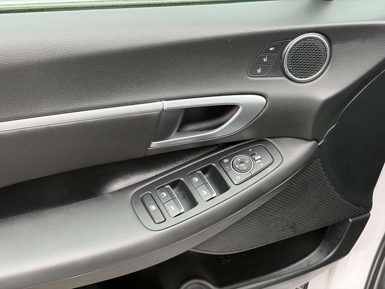 2025 Hyundai Sonata Preferred-Trend AWD  Pano Roof Heated/Cooled Seats Photo