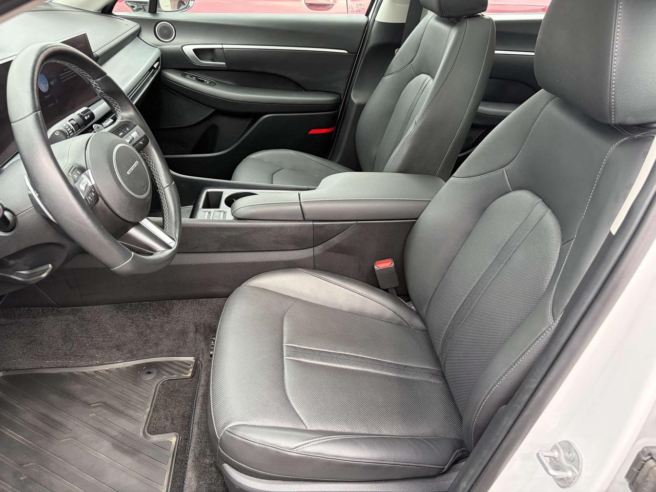 2025 Hyundai Sonata Preferred-Trend AWD  Pano Roof Heated/Cooled Seats Photo