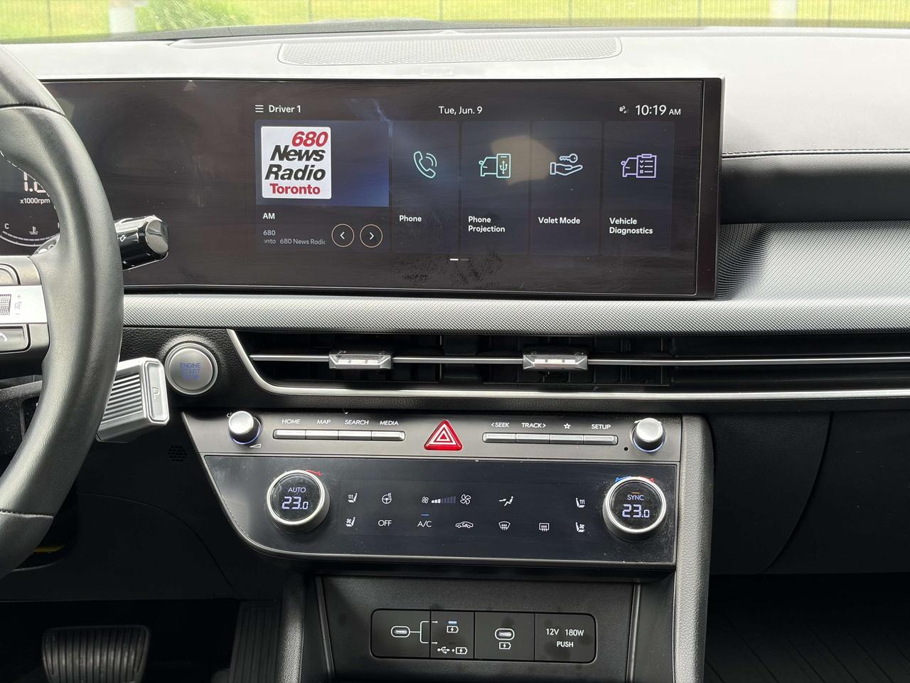 2025 Hyundai Sonata Preferred-Trend AWD  Pano Roof Heated/Cooled Seats Photo