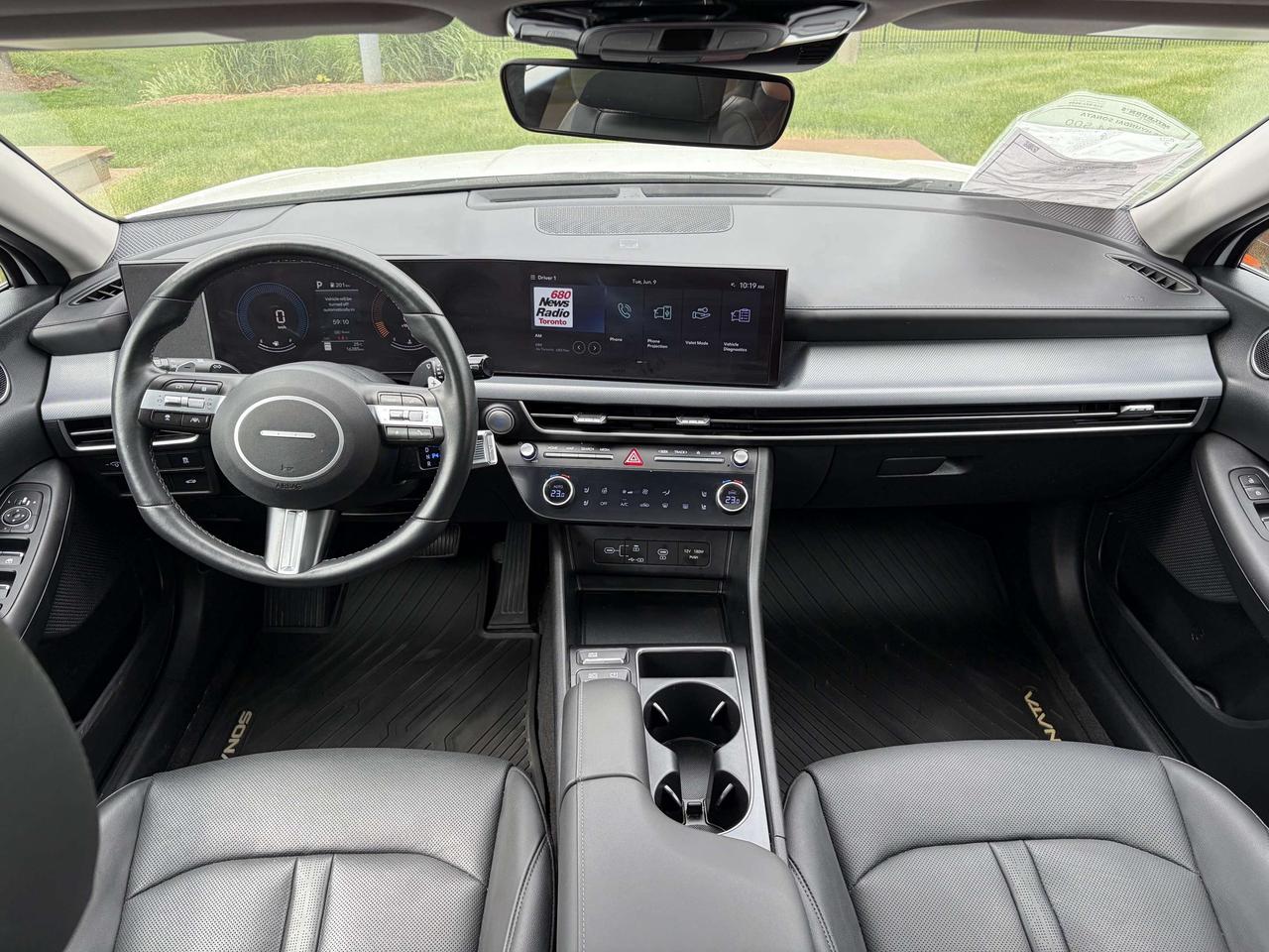 2025 Hyundai Sonata Preferred-Trend AWD  Pano Roof Heated/Cooled Seats Photo