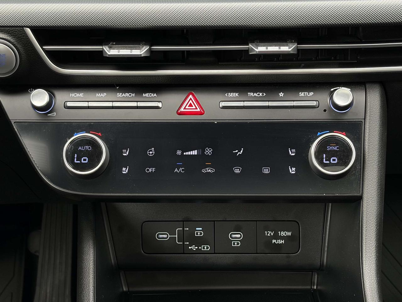 2025 Hyundai Sonata Preferred-Trend AWD  Pano Roof Heated/Cooled Seats Photo