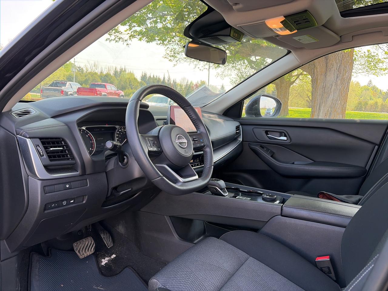 2024 Nissan Rogue SV AWD   Pano Roof   Heated Seats/Steering Wheel Photo