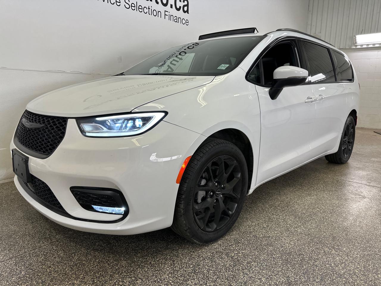 2023 Chrysler Pacifica Touring-L Photo