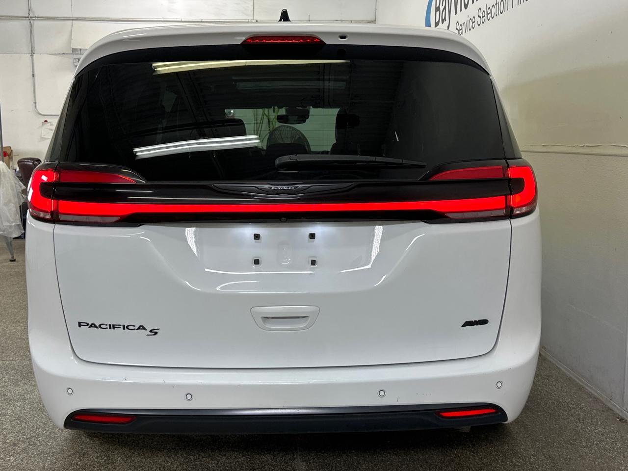 2023 Chrysler Pacifica Touring-L Photo