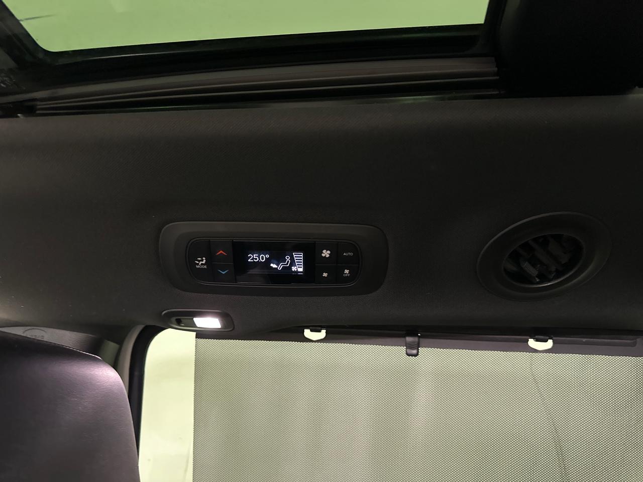 2023 Chrysler Pacifica Touring-L Photo