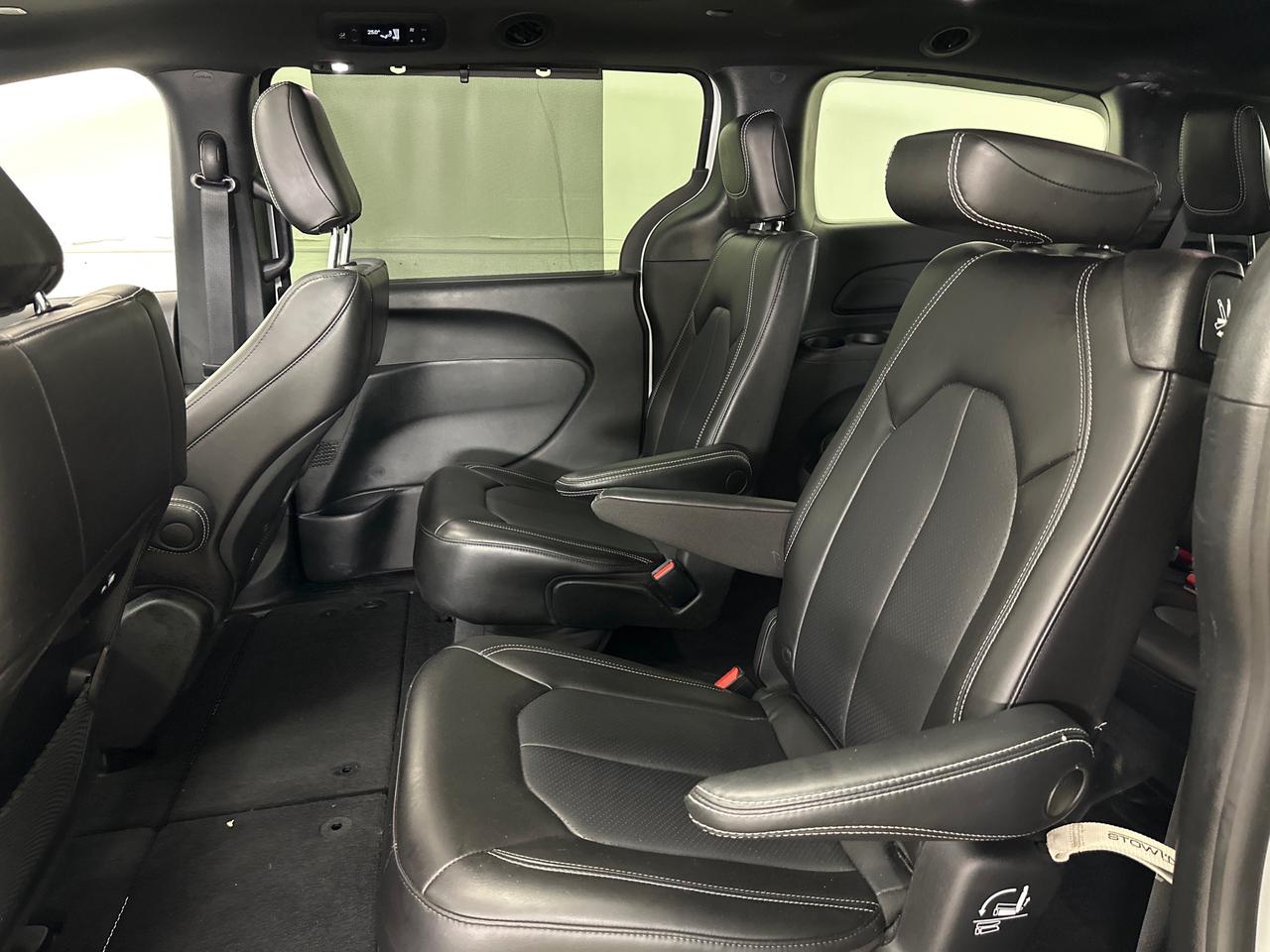 2023 Chrysler Pacifica Touring-L Photo