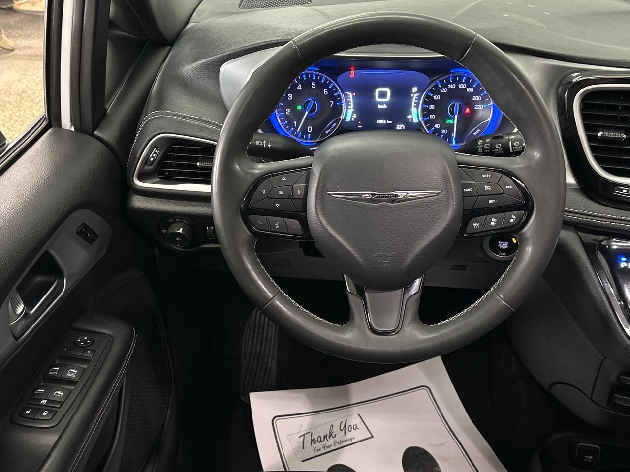 2023 Chrysler Pacifica Touring-L Photo