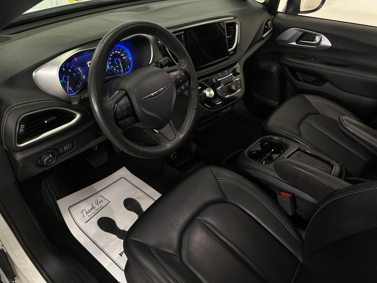 2023 Chrysler Pacifica Touring-L Photo