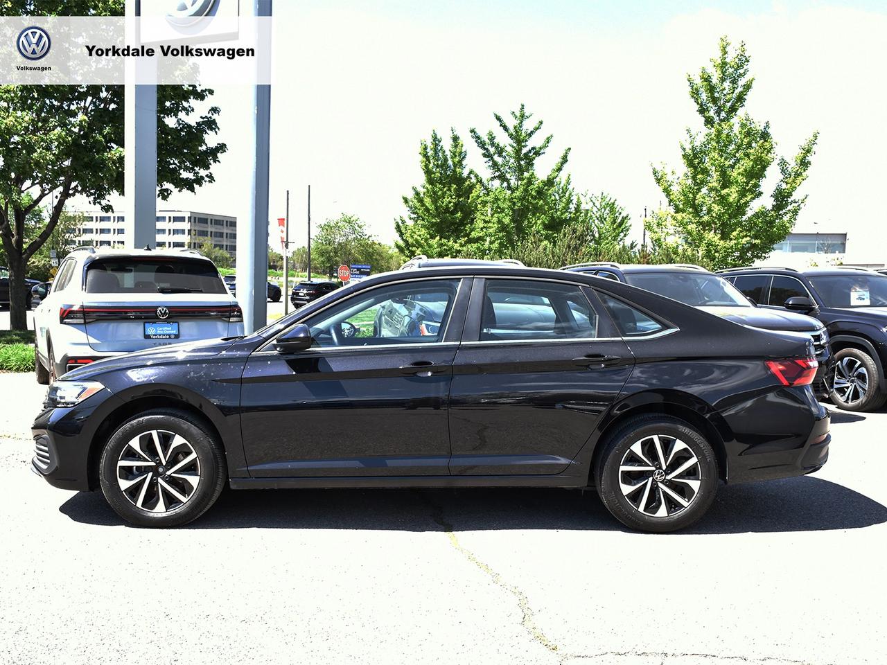 2023 Volkswagen Jetta Trendline Photo2