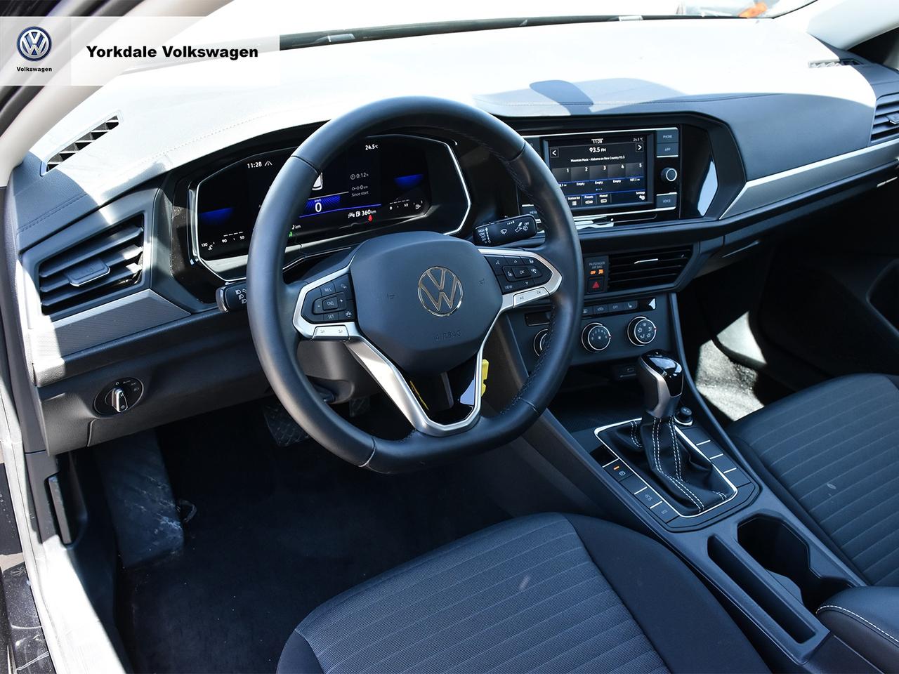 2023 Volkswagen Jetta Trendline Photo