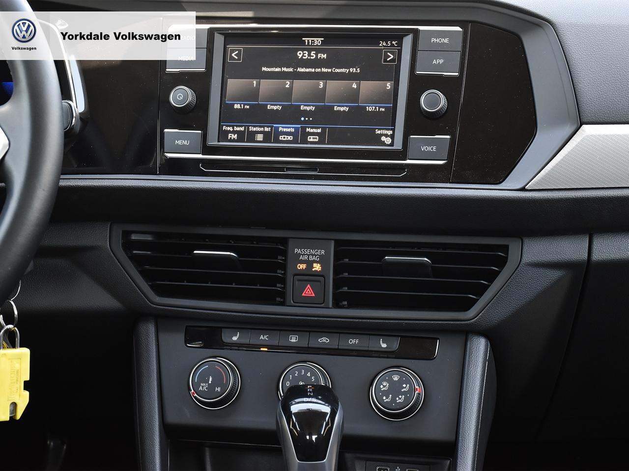 2023 Volkswagen Jetta Trendline Photo