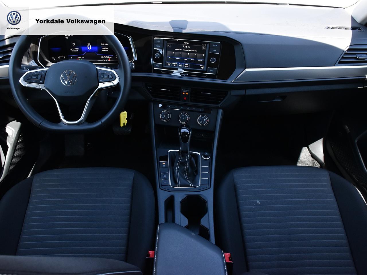 2023 Volkswagen Jetta Trendline Photo
