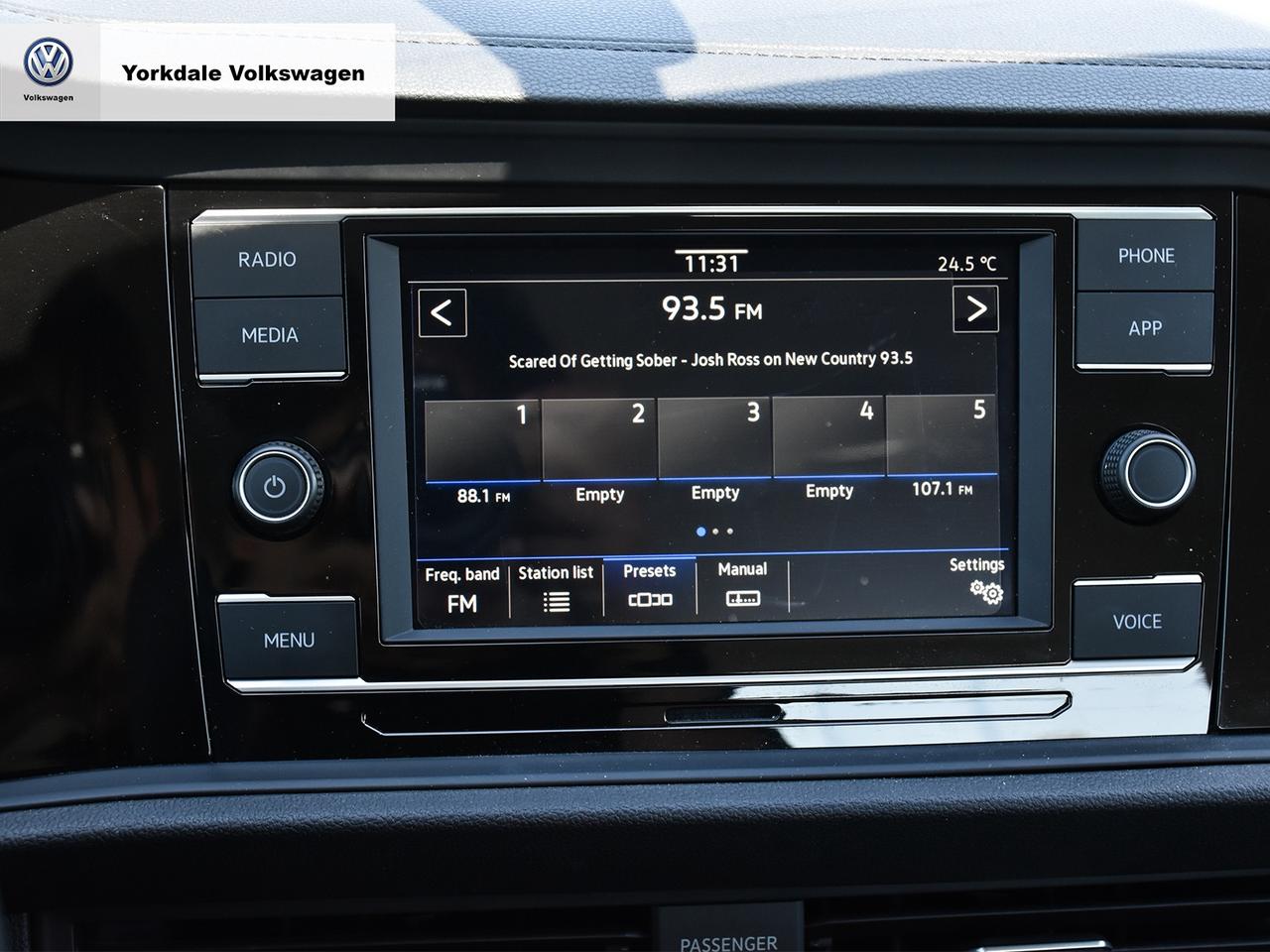2023 Volkswagen Jetta Trendline Photo