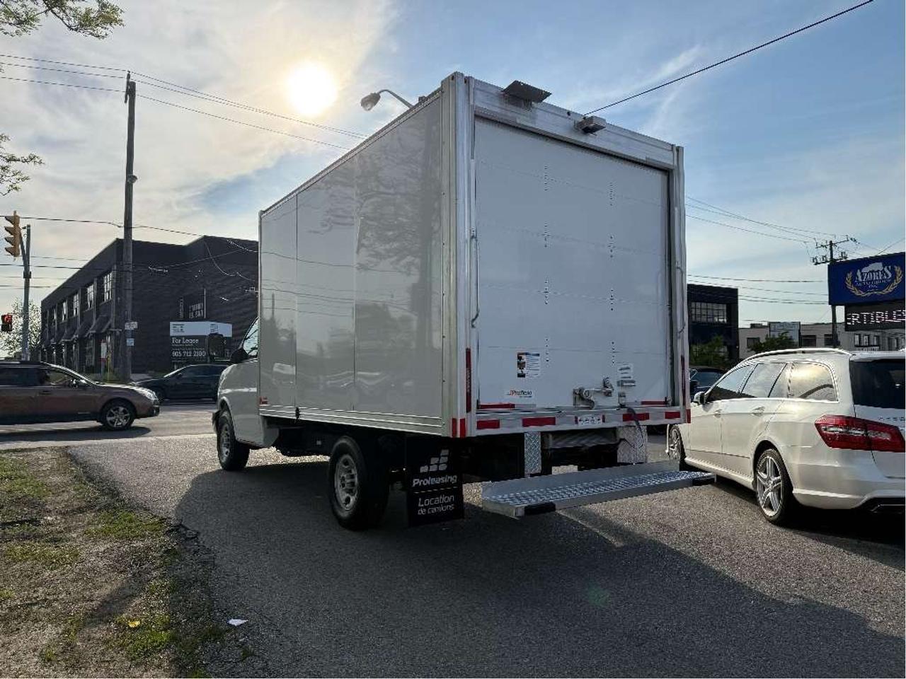 2024 GMC Savana 3500 Rare 12 Foot Box 3500 Only63,350km Certified Photo