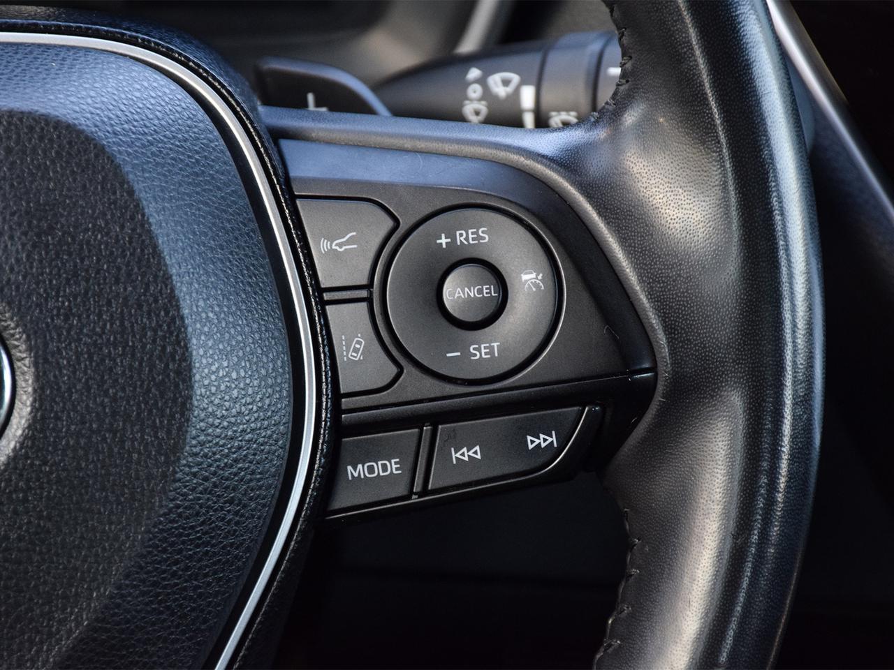 2019 Toyota Corolla Hatchback Heated Seats ~Bluetooth ~Alloys ~Carplay ~Camera Photo
