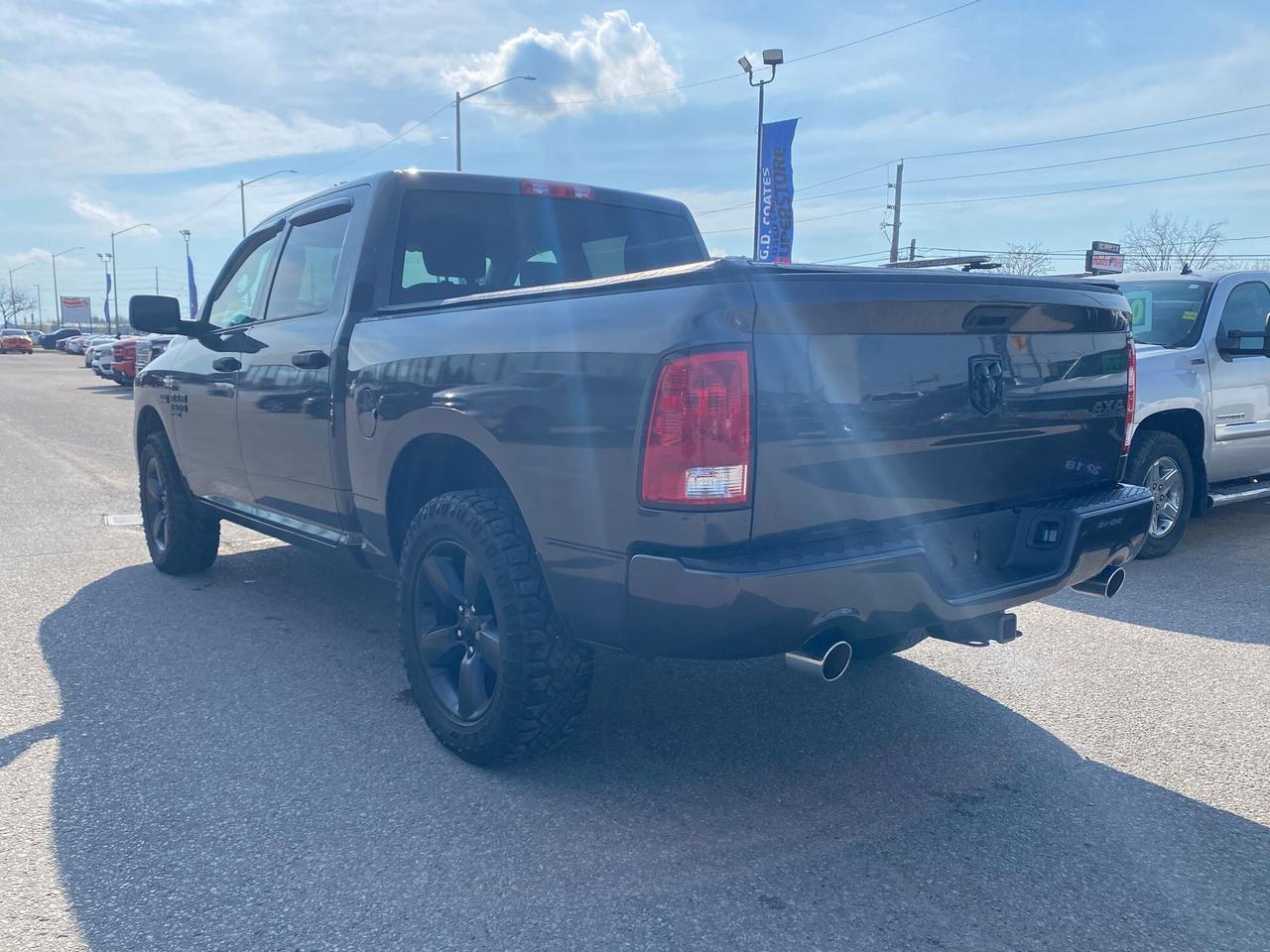 2021 RAM 1500 Classic Express Crew Cab 4x4 ~Bluetooth ~Tonneau ~Camera Photo