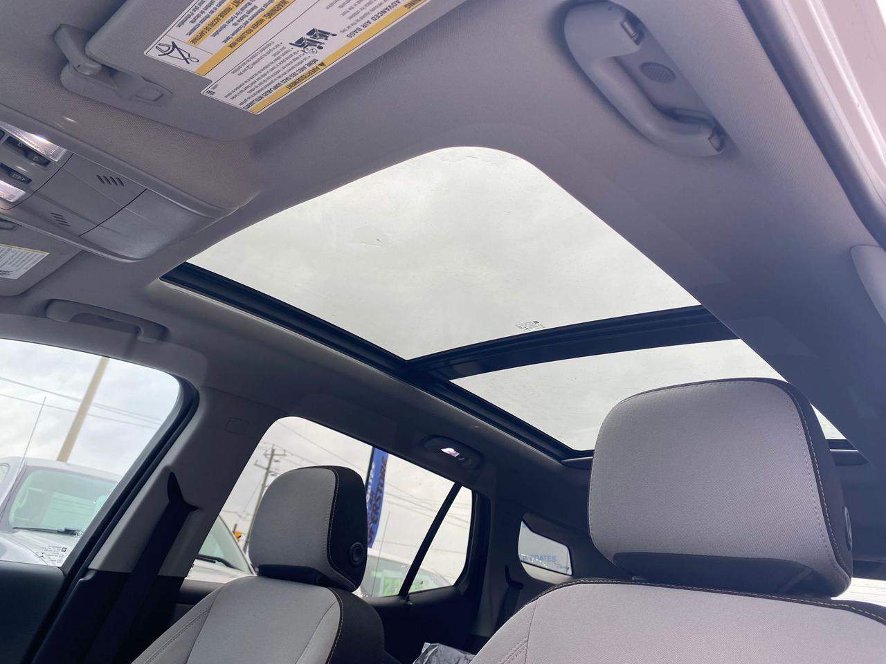 2019 GMC Terrain SLE AWD ~Nav ~Heated Seats ~Moonroof ~Bluetooth Photo