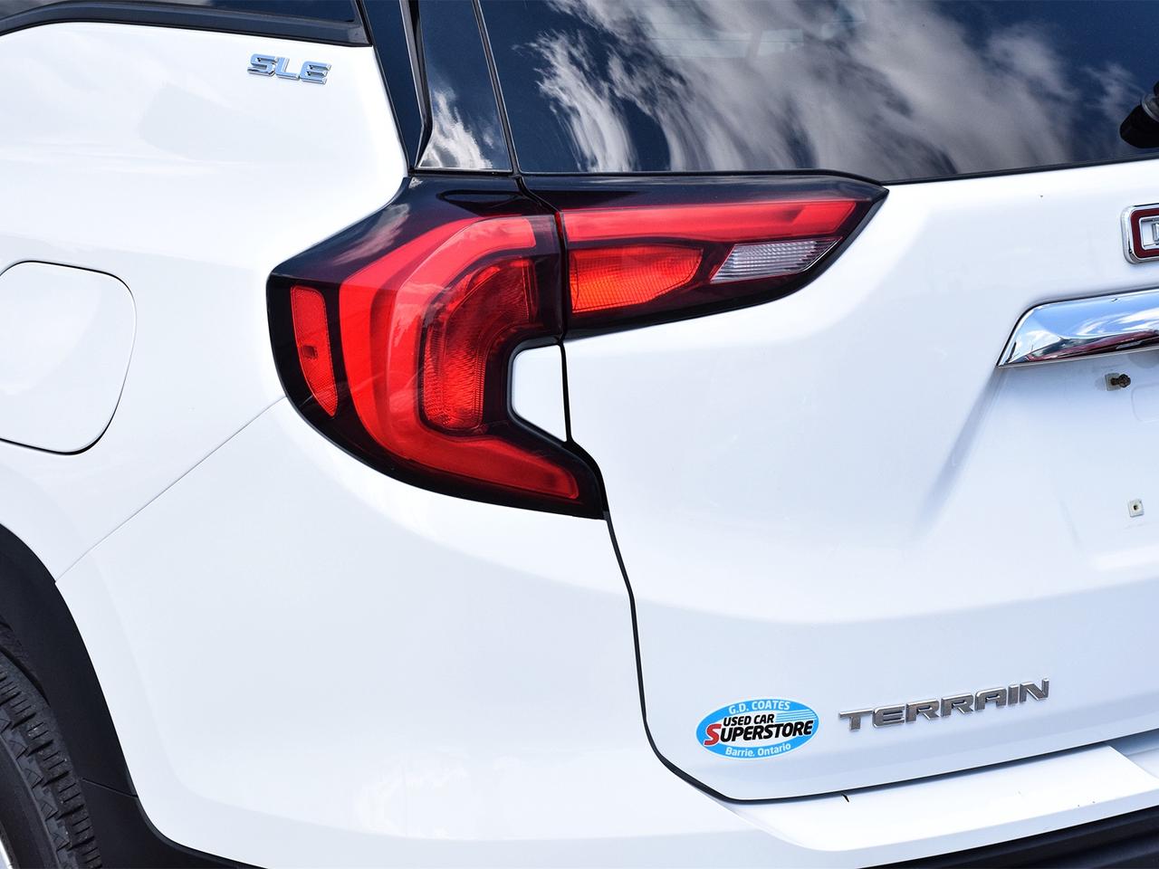 2019 GMC Terrain SLE AWD ~Nav ~Heated Seats ~Moonroof ~Bluetooth Photo