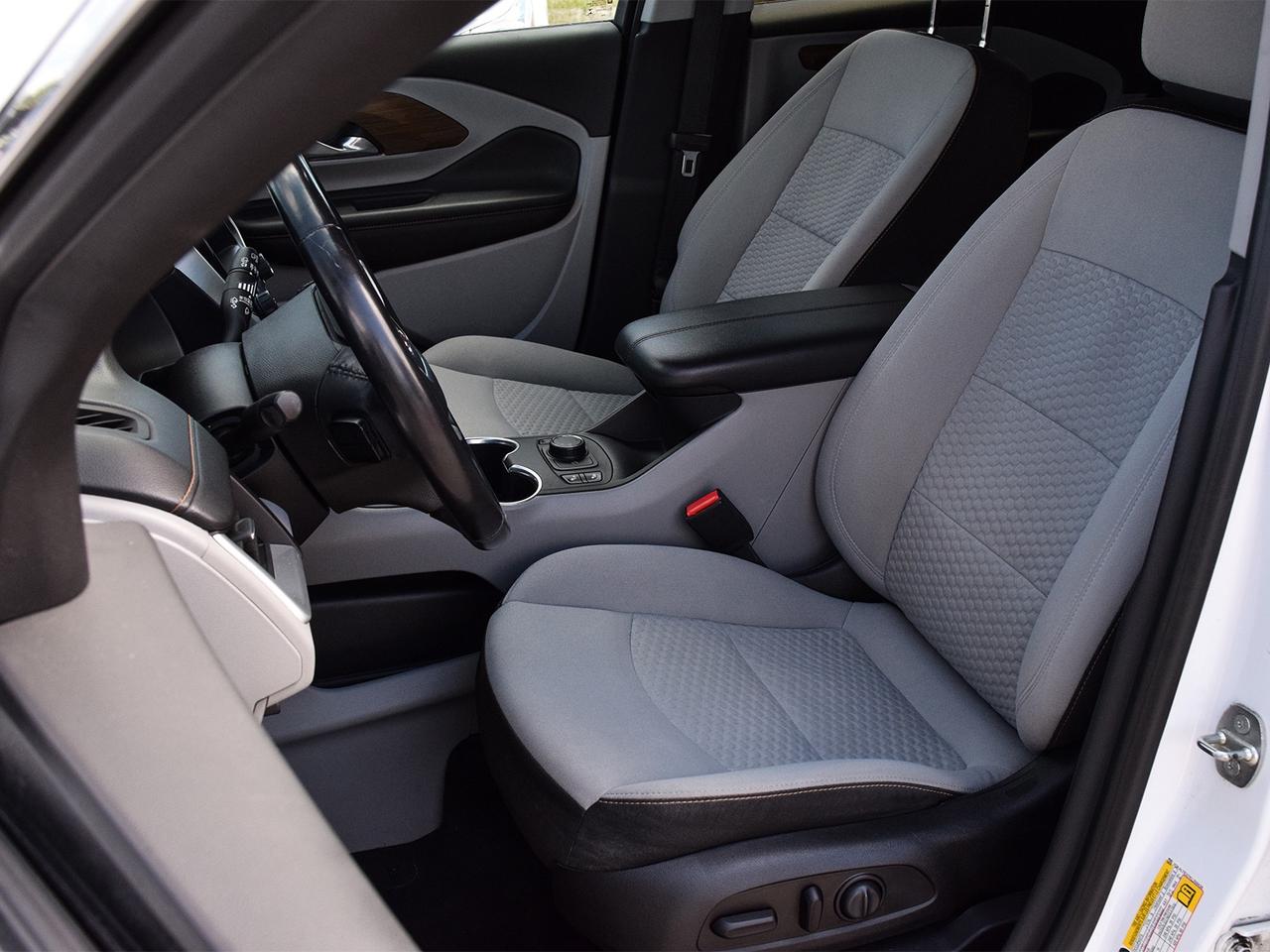 2019 GMC Terrain SLE AWD ~Nav ~Heated Seats ~Moonroof ~Bluetooth Photo