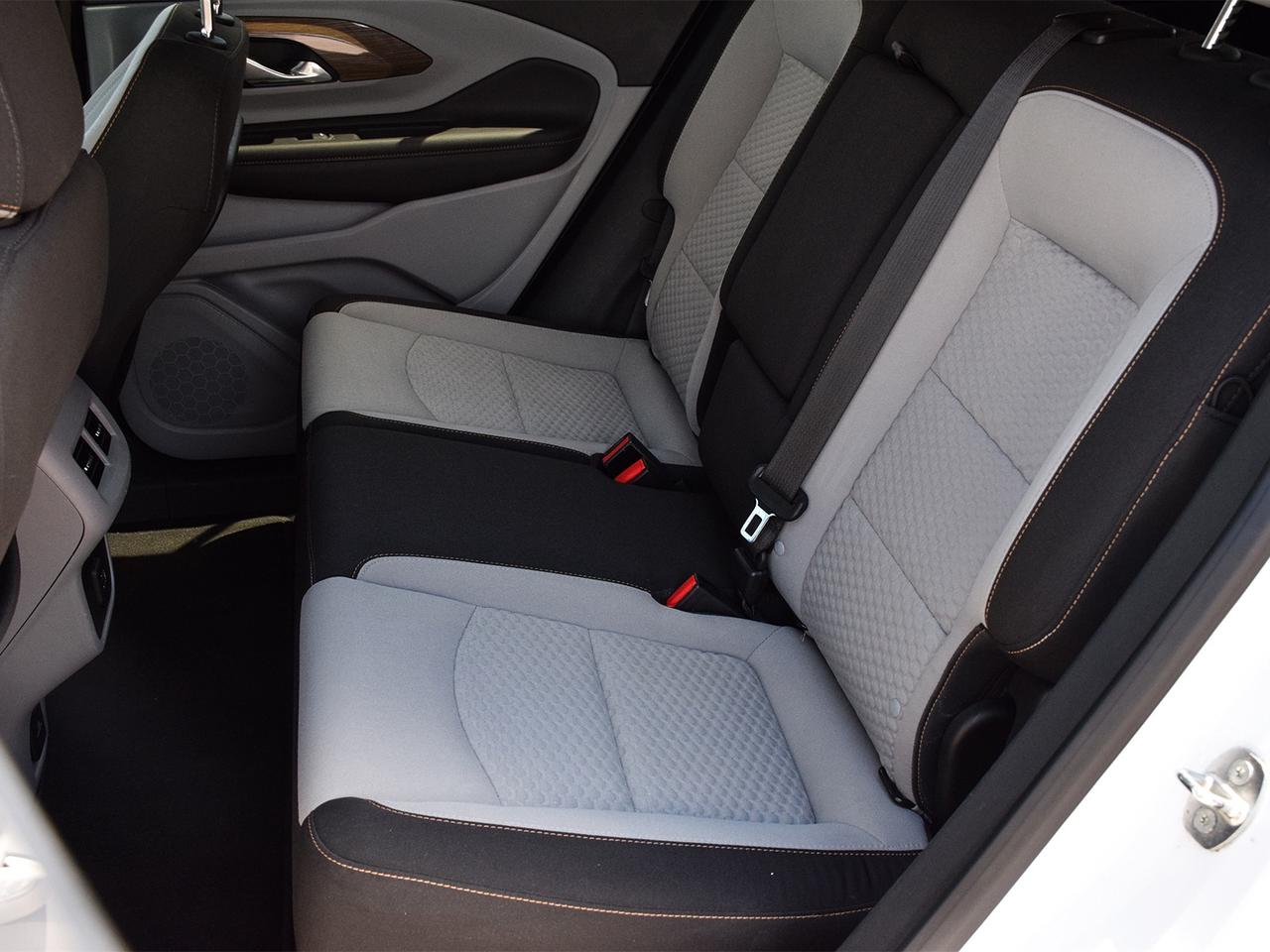 2019 GMC Terrain SLE AWD ~Nav ~Heated Seats ~Moonroof ~Bluetooth Photo