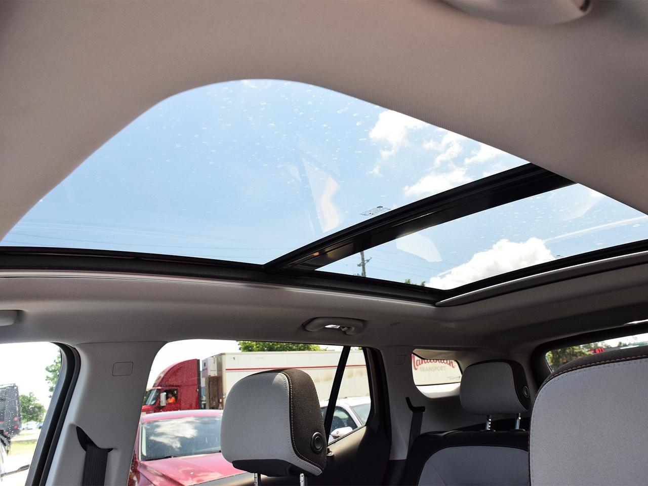 2019 GMC Terrain SLE AWD ~Nav ~Heated Seats ~Moonroof ~Bluetooth Photo