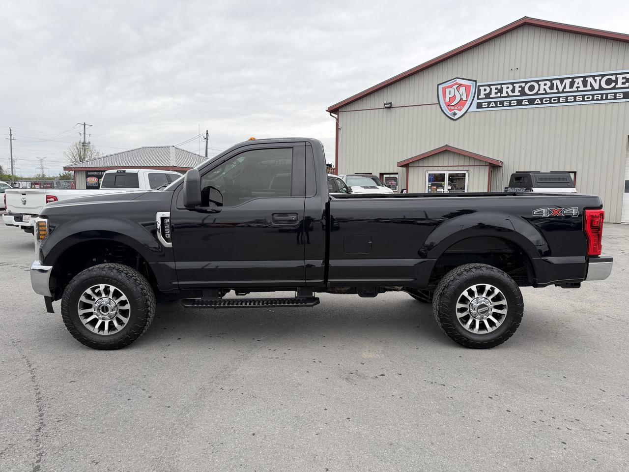2019 Ford F-250 XL 4WD Reg Cab 8' Box Photo3