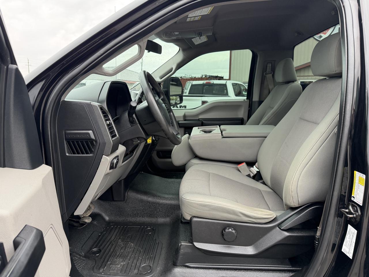 2019 Ford F-250 XL 4WD Reg Cab 8' Box Photo