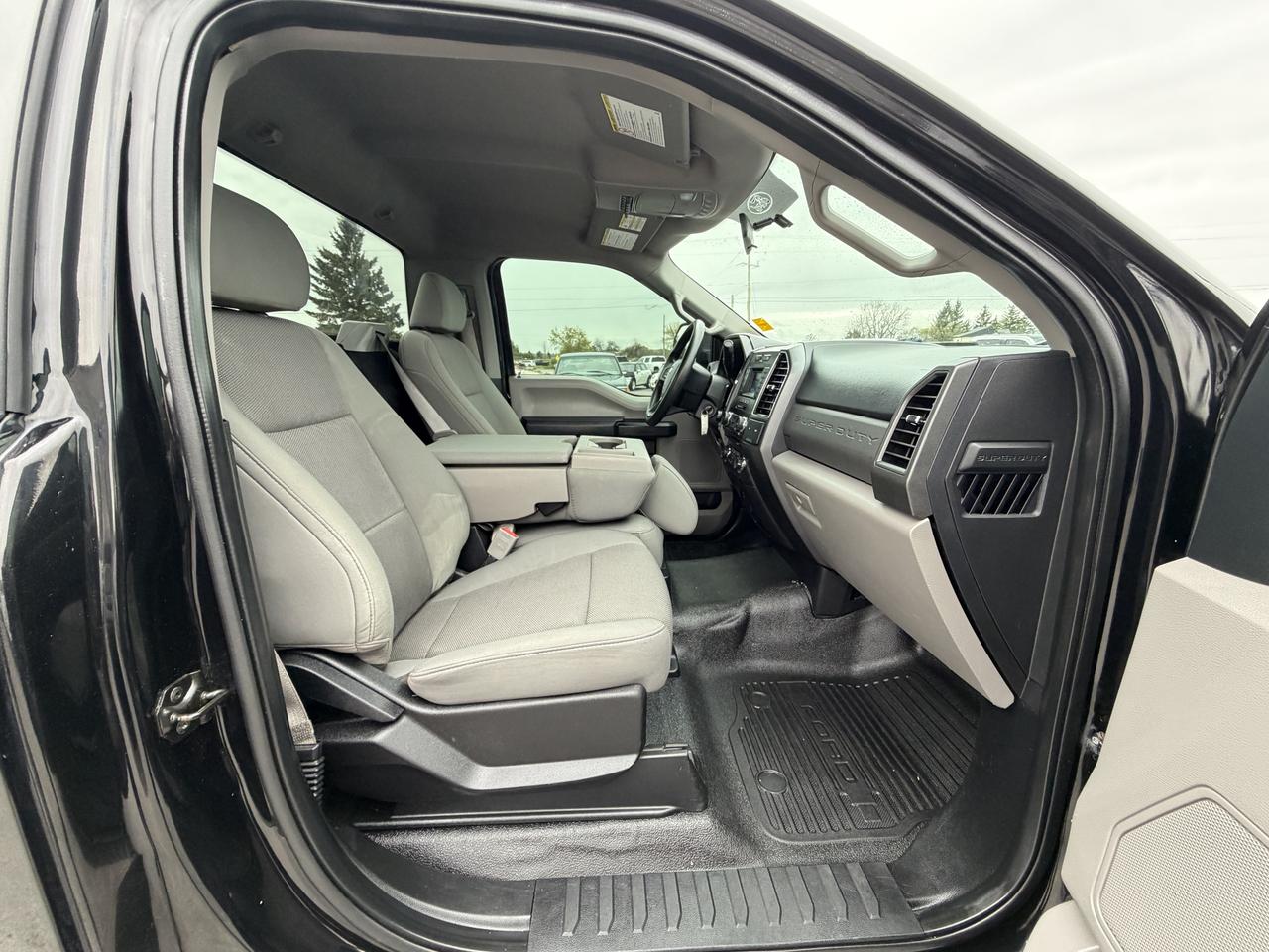 2019 Ford F-250 XL 4WD Reg Cab 8' Box Photo