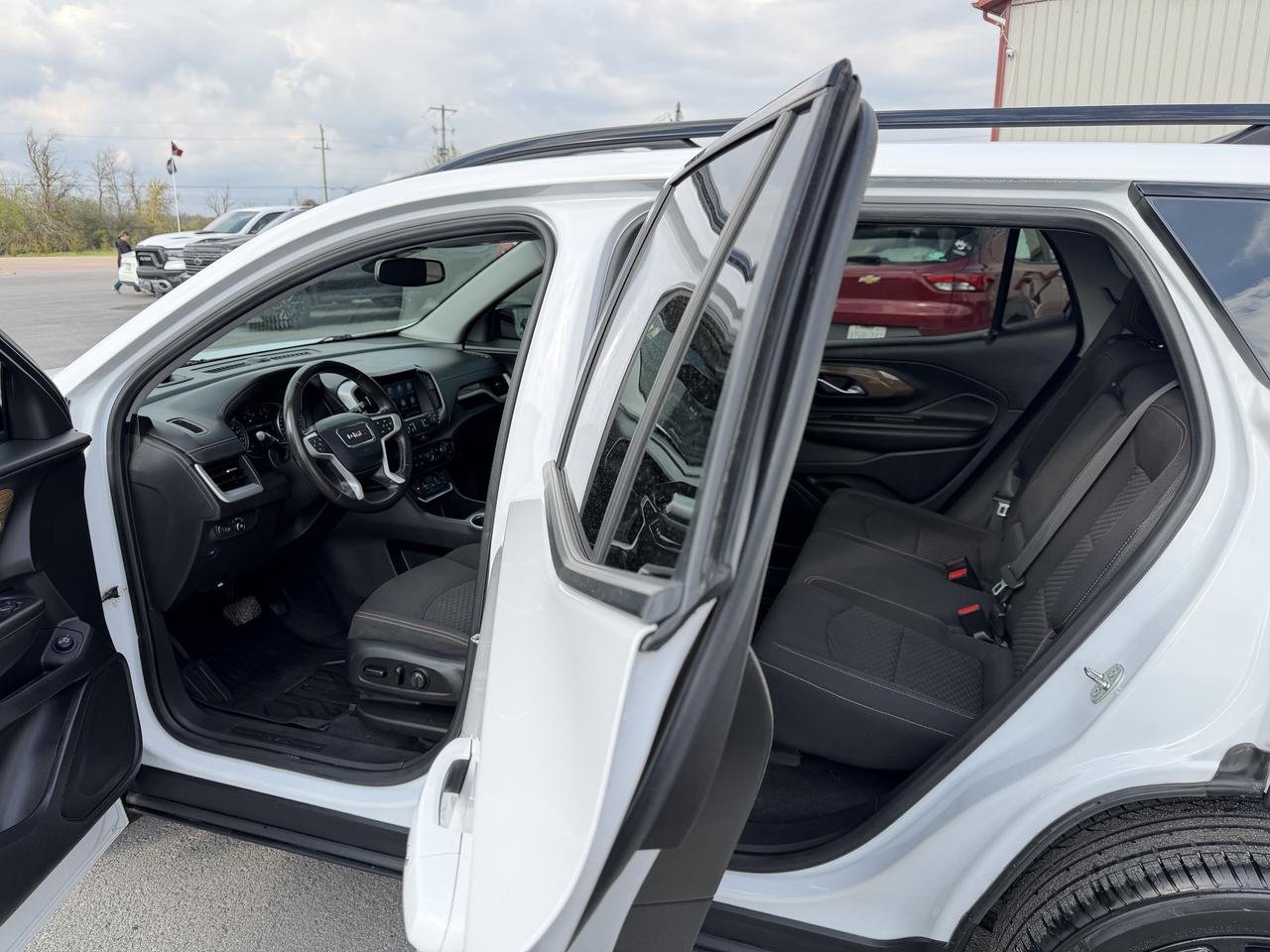 2021 GMC Terrain AWD 4DR SLE Photo