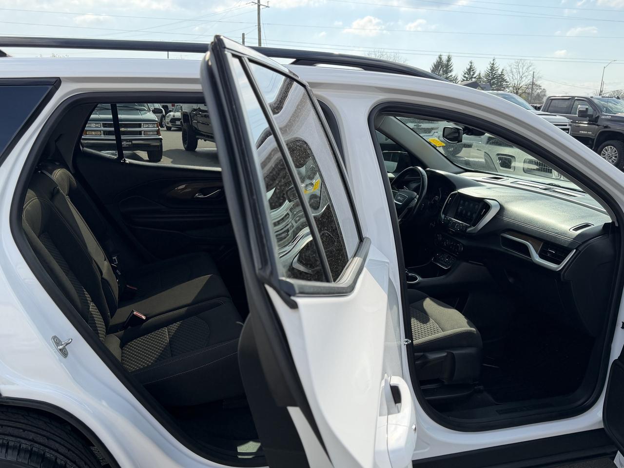 2021 GMC Terrain AWD 4DR SLE Photo