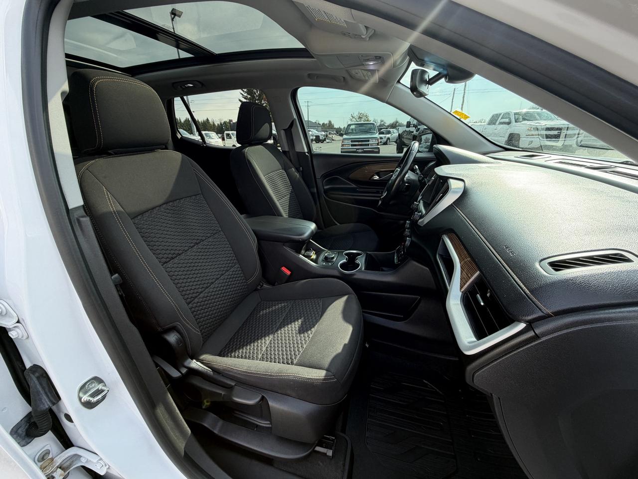 2021 GMC Terrain AWD 4DR SLE Photo
