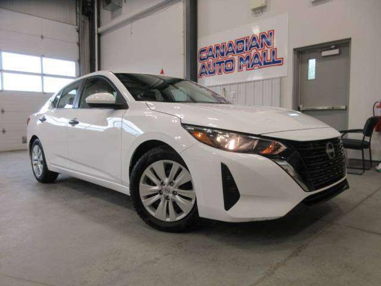2024 Nissan Sentra 6-SPEED MANUAL! A/C, APPLE/ANDROID, JUST 20K! Photo