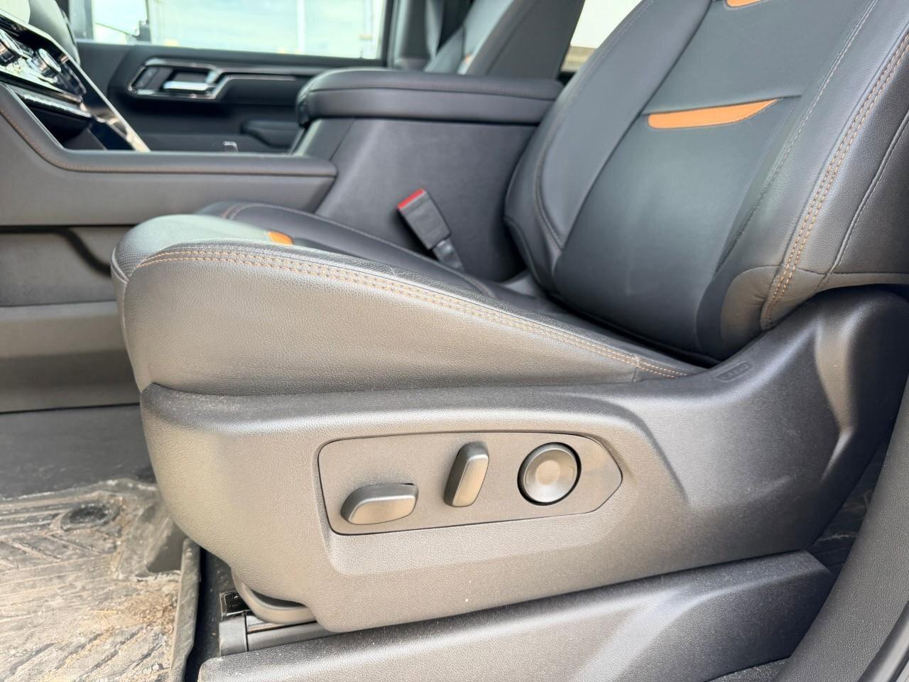 2025 GMC SIERRA 2500HD 4WD Crew Cab 159  AT4 Photo