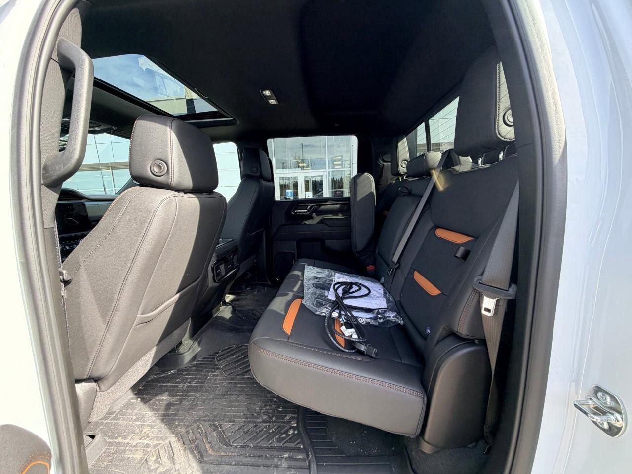 2025 GMC SIERRA 2500HD 4WD Crew Cab 159  AT4 Photo