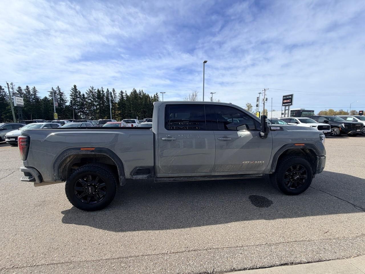 2025 GMC SIERRA 2500HD 4WD Crew Cab 159  AT4 Photo