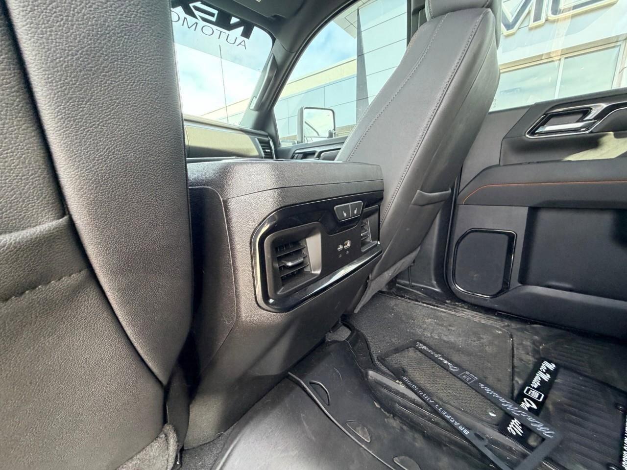2025 GMC SIERRA 2500HD 4WD Crew Cab 159  AT4 Photo