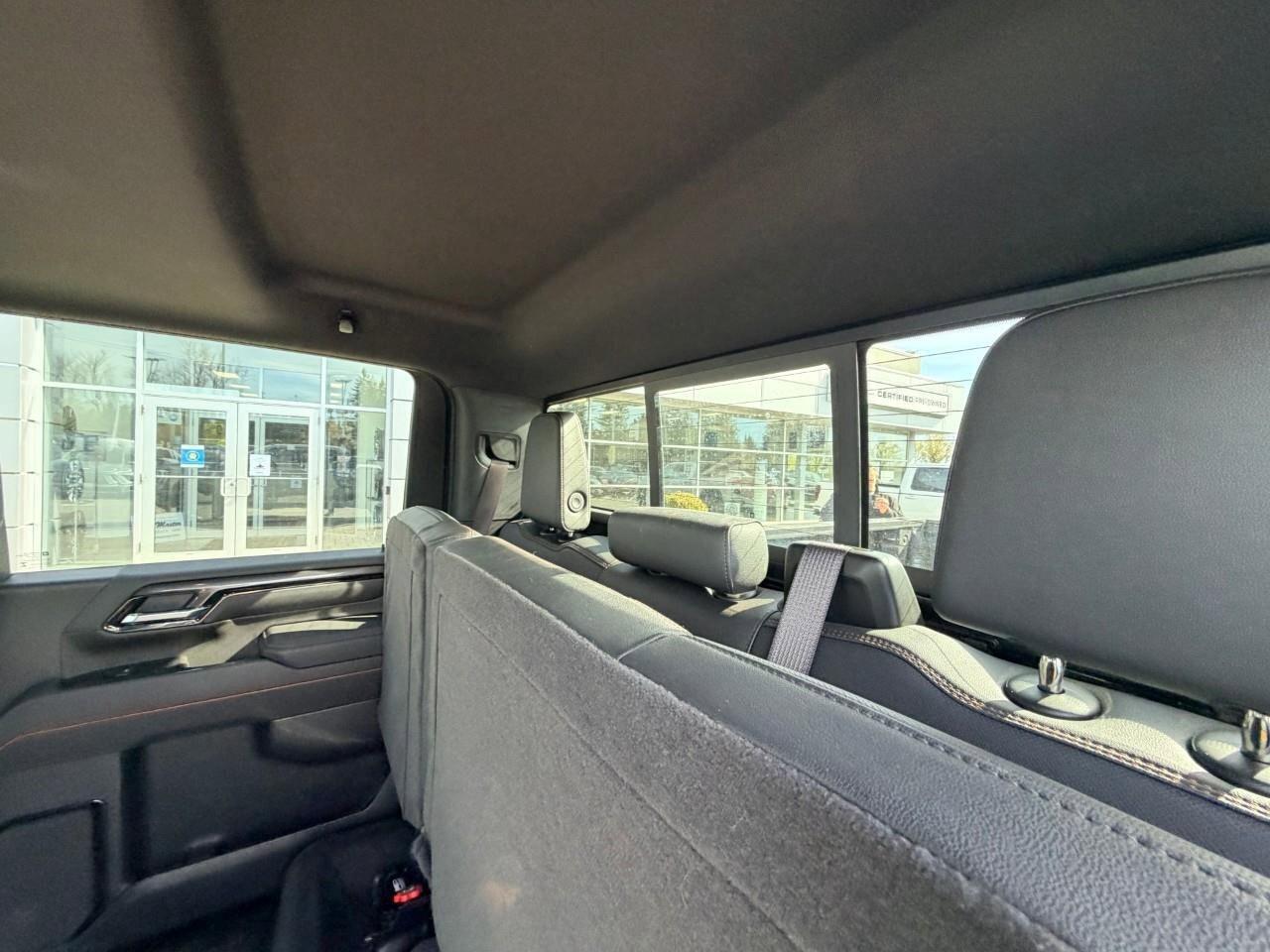 2025 GMC SIERRA 2500HD 4WD Crew Cab 159  AT4 Photo