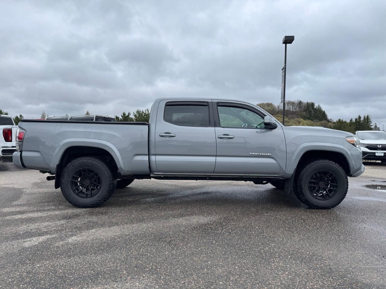 2020 Toyota Tacoma Tonneau Cover   Keyless Entry   Heated Seats Photo