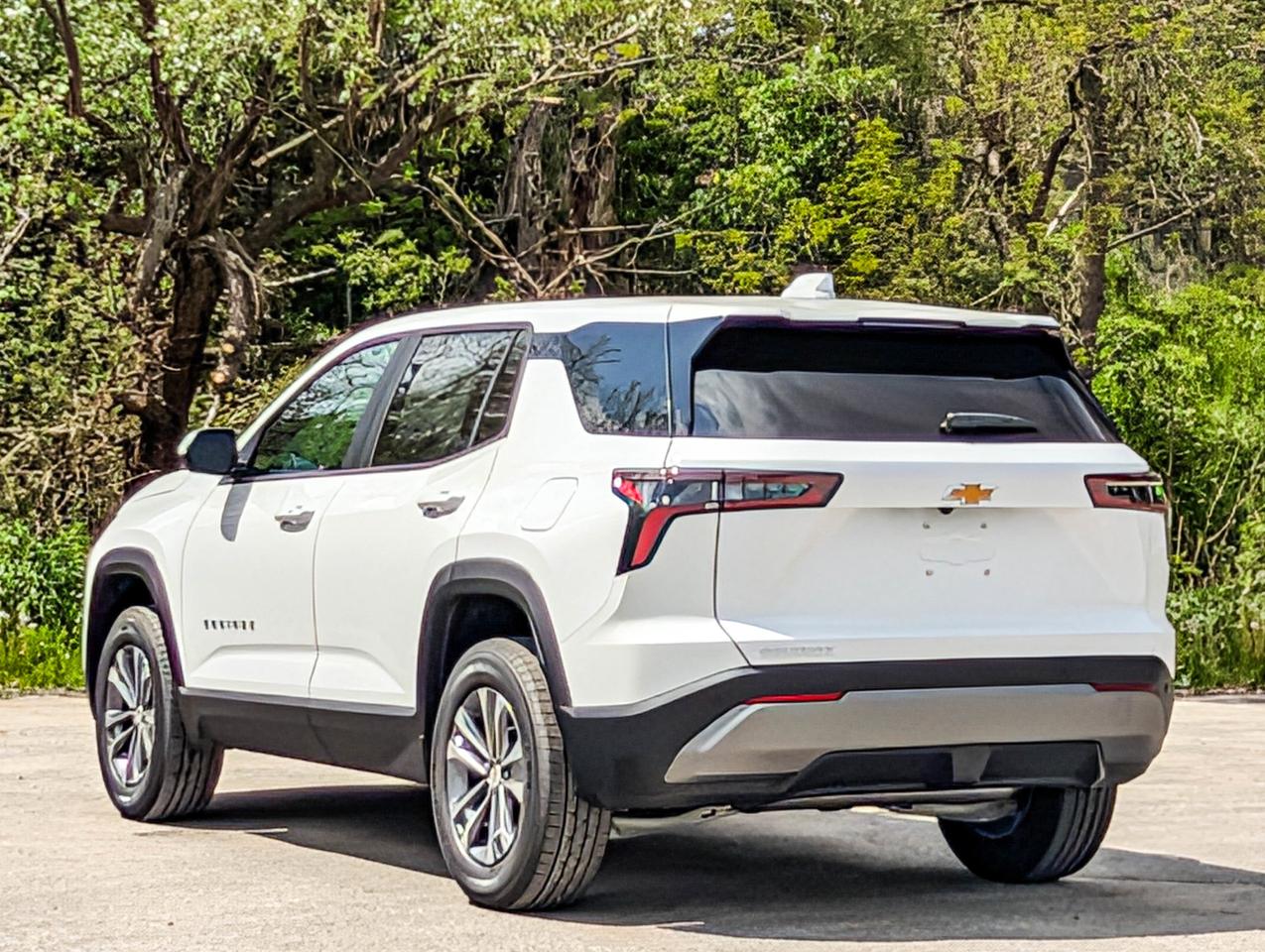 2026 Chevrolet Equinox FWD LT Photo
