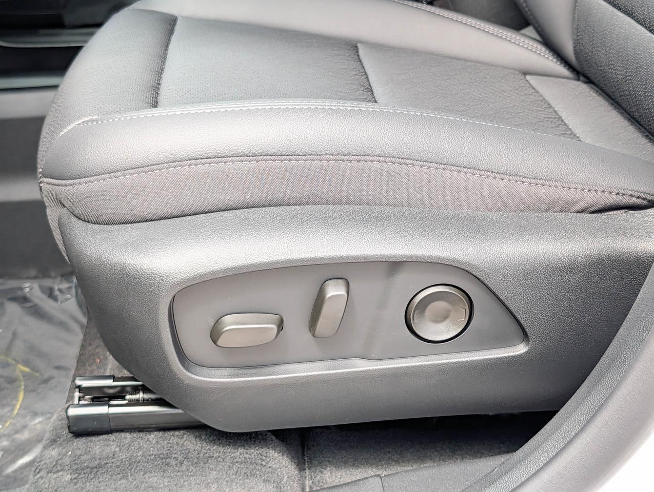 2026 Chevrolet Equinox FWD LT Photo