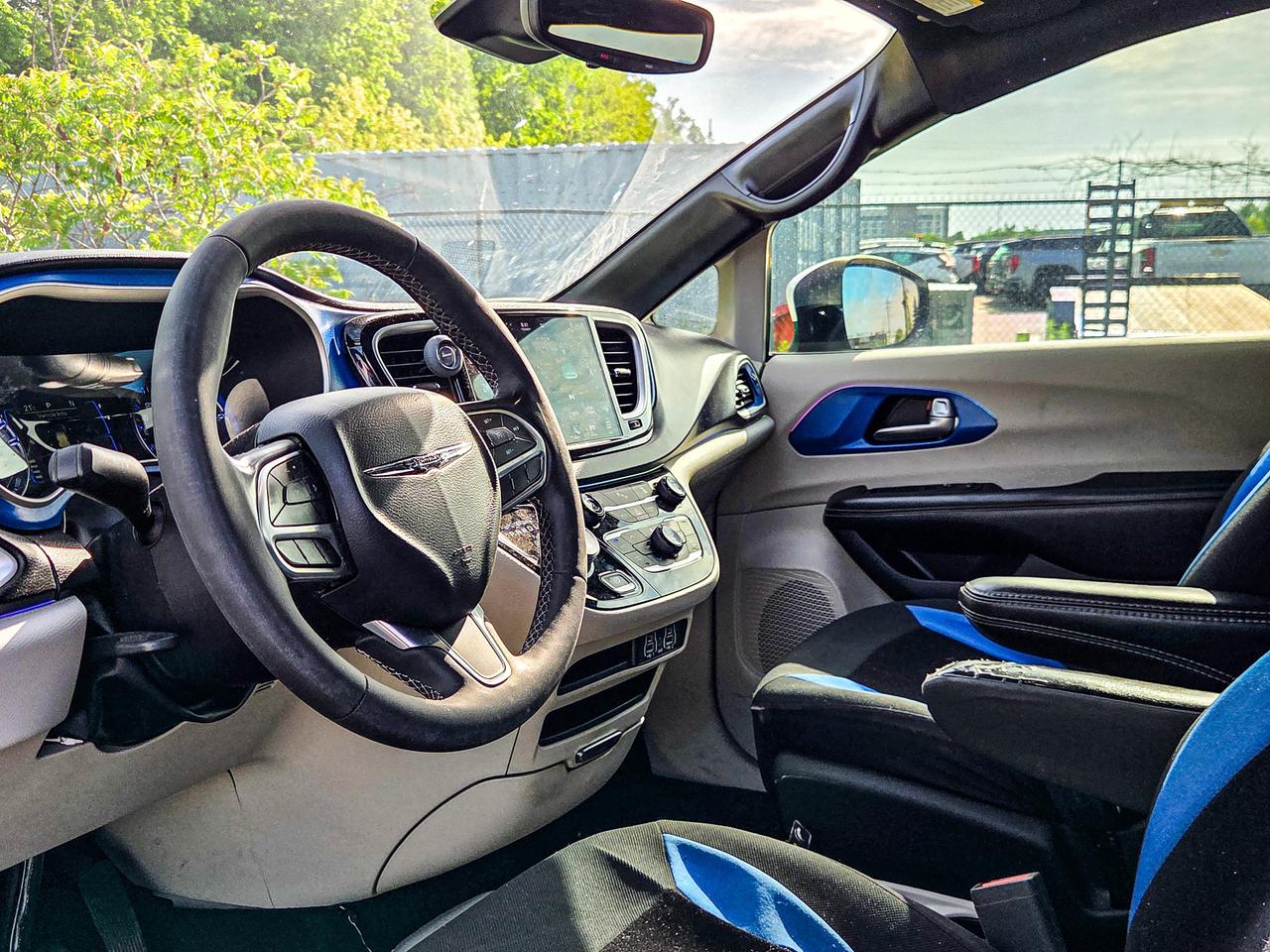 2022 Chrysler Grand Caravan SXT Photo