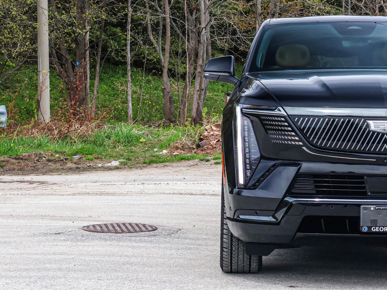 2025 Cadillac Escalade IQ Sport 2 Photo