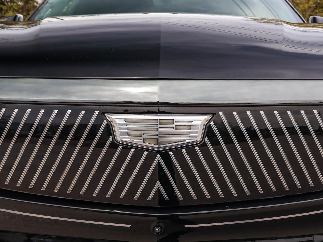 2025 Cadillac Escalade IQ Sport 2 Photo