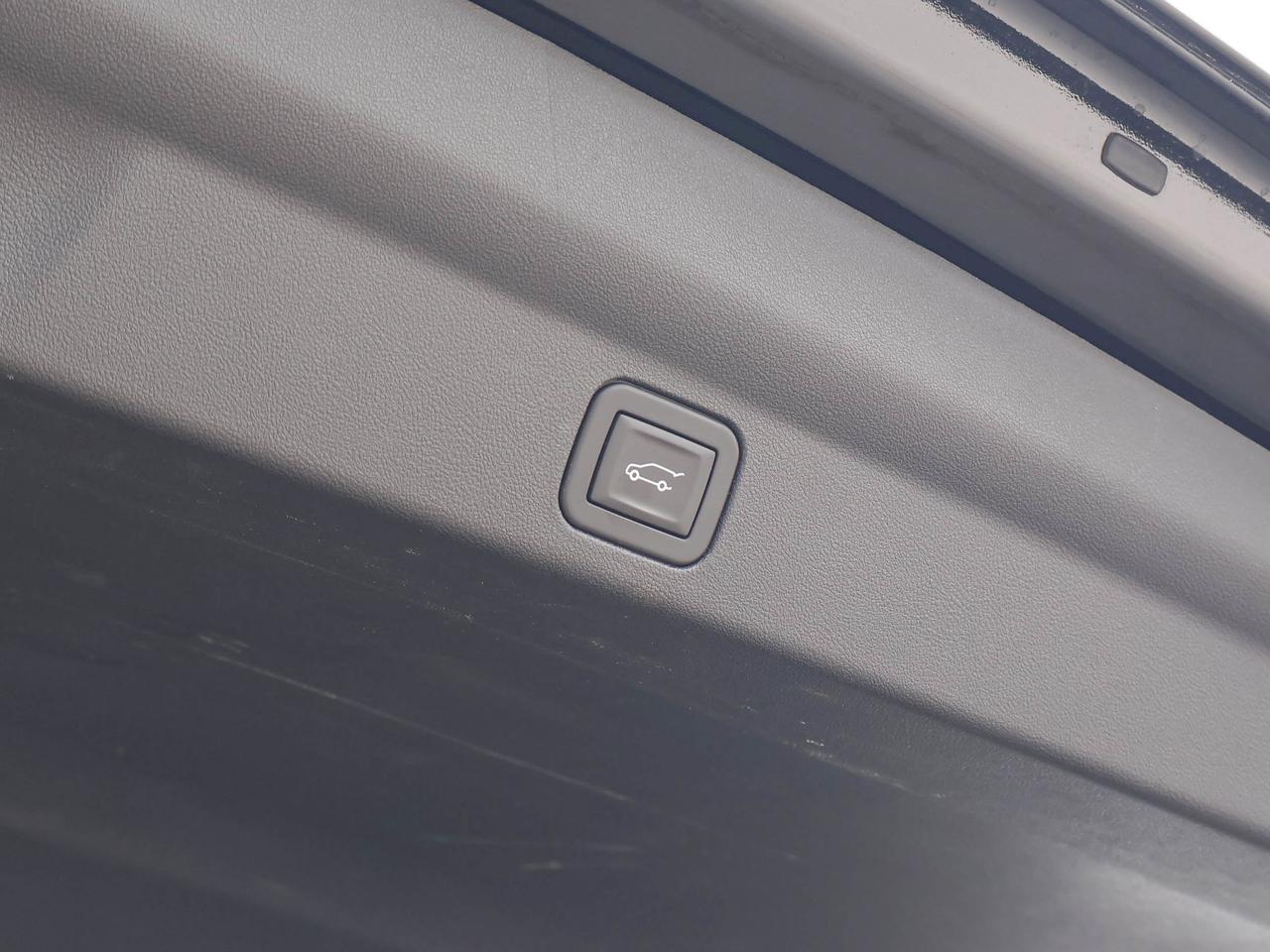 2025 Cadillac Escalade IQ Sport 2 Photo