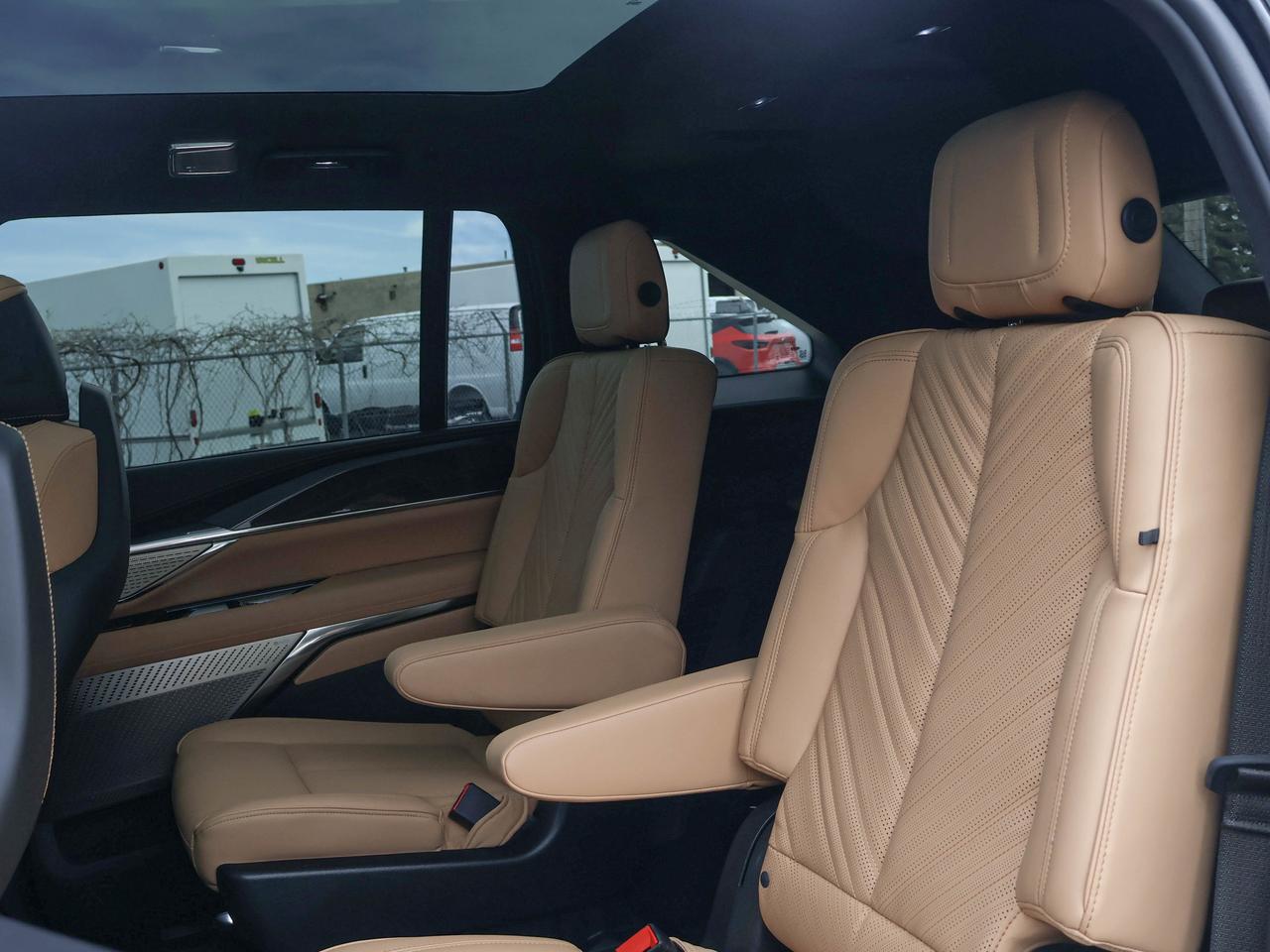 2025 Cadillac Escalade IQ Sport 2 Photo