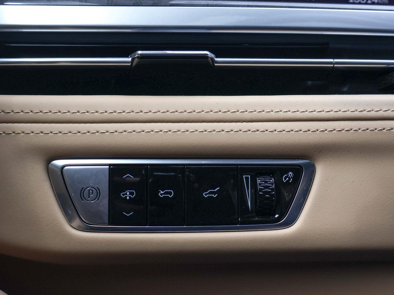 2025 Cadillac Escalade IQ Sport 2 Photo